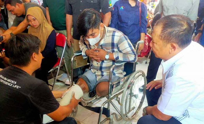 Kemensos dan Pemkab Jember Beri Bantuan untuk Penyandang Disabilitas Kemensos dan Pemkab Jember Beri Bantuan untuk Penyandang Disabilitas