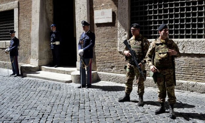 Pemberantasan Mafia Terbesar, 2.500 Polisi Militer Dikerahkan untuk Tangkapi 300 Anggota ‘Ndrangheta Pemberantasan Mafia Terbesar, 2.500 Polisi Militer Dikerahkan untuk Tangkapi 300 Anggota ‘Ndrangheta