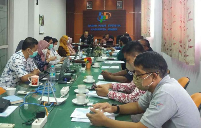 BPS Jember Sebut Kenaikan Tarif Air Minum Jadi Penyumbang Inflasi Terbesar November 2022 BPS Jember Sebut Kenaikan Tarif Air Minum Jadi Penyumbang Inflasi Terbesar November 2022