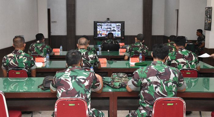 Melalui Video Conference, Korem 084/BJ Terima Sosialisasi Bidang Bakti TNI TA 2022 Melalui Video Conference, Korem 084/BJ Terima Sosialisasi Bidang Bakti TNI TA 2022