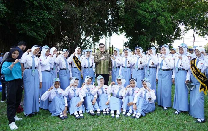 Bupati Kediri Selamatkan 6.000 Lebih Anak tak Sekolah dalam Setahun Terakhir Bupati Kediri Selamatkan 6.000 Lebih Anak tak Sekolah dalam Setahun Terakhir