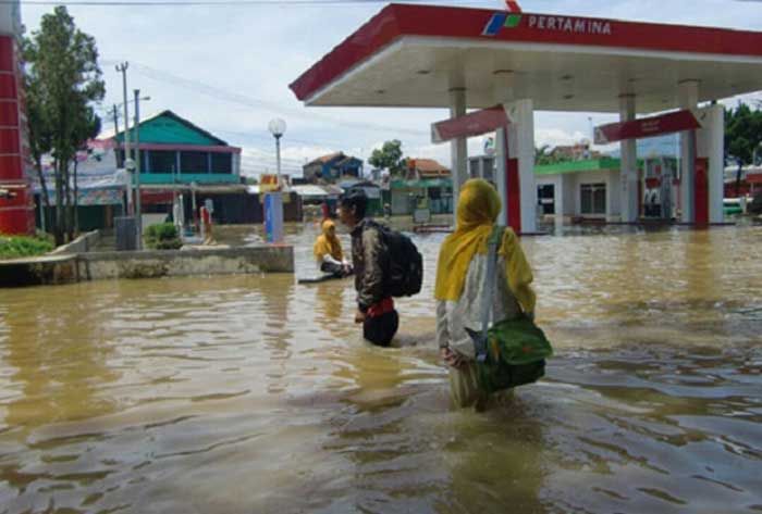 Hari Kedua Pasca Banjir, Stok BBM dan BBK di Pacitan Aman