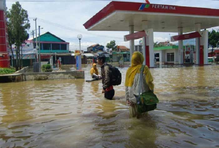 Hari Kedua Pasca Banjir, Stok BBM dan BBK di Pacitan Aman Hari Kedua Pasca Banjir, Stok BBM dan BBK di Pacitan Aman