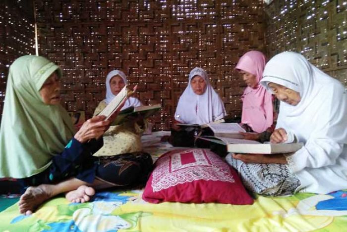 Ponpes Al Mawadah di Blitar, Ajak Janda Lansia Menimba Ilmu Hingga Usia Senja Ponpes Al Mawadah di Blitar, Ajak Janda Lansia Menimba Ilmu Hingga Usia Senja