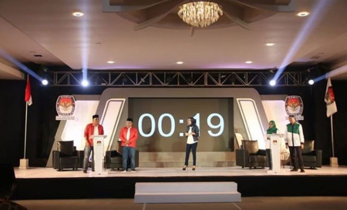 Debat Pilbup Blitar Putaran Kedua, Sontekan Mak Rini Dikritik Calon Petahana Debat Pilbup Blitar Putaran Kedua, Sontekan Mak Rini Dikritik Calon Petahana