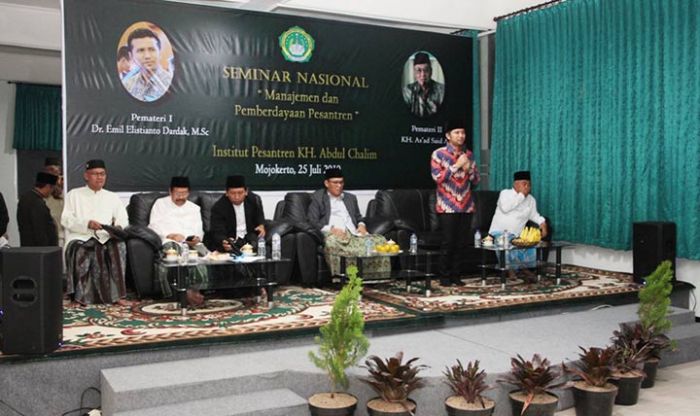 Wagub Emil: Pemprov Jatim Terus Dorong Kemandirian Pesantren Wagub Emil: Pemprov Jatim Terus Dorong Kemandirian Pesantren