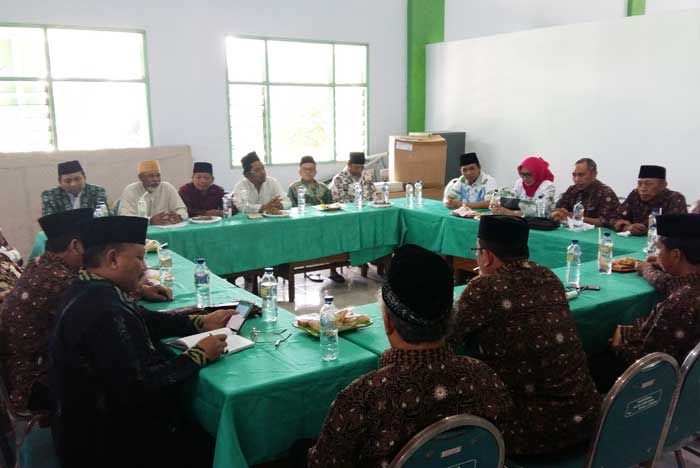 Jalin Silaturahmi, NU dan Muhamadiyah Satu Suara Dalam Pilkada Lumajang Jalin Silaturahmi, NU dan Muhamadiyah Satu Suara Dalam Pilkada Lumajang