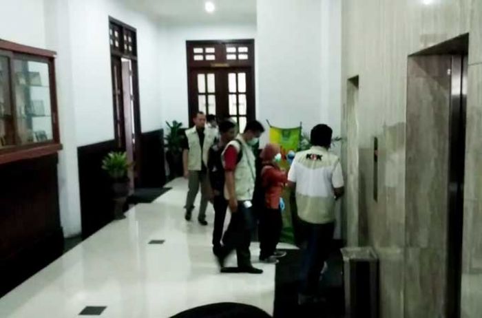 KPK Obok-Obok DPRD Kota Malang saat Rapat Banggar Berlangsung KPK Obok-Obok DPRD Kota Malang saat Rapat Banggar Berlangsung