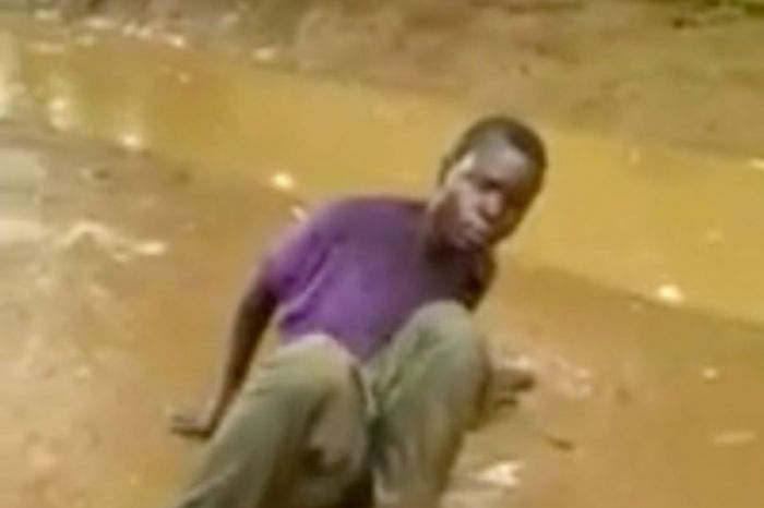 Ada Lomba Mabuk untuk Anak-anak, Bocah 11 Tahun Tewas Usai Nggelogok 5 Botol Miras Ada Lomba Mabuk untuk Anak-anak, Bocah 11 Tahun Tewas Usai Nggelogok 5 Botol Miras