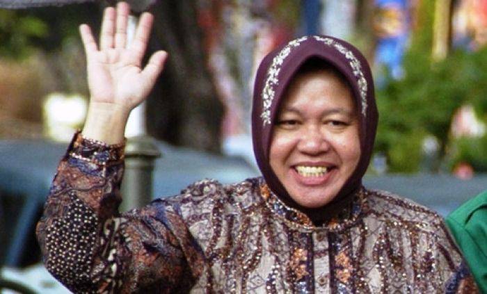 Risma Rawat Tanaman untuk Hilangkan Stress Risma Rawat Tanaman untuk Hilangkan Stress