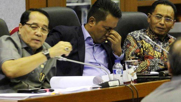 Revisi UU KPK Panen Penolakan: KPK Dilemahkan, Pemerintah Ancam Tarik Diri Revisi UU KPK Panen Penolakan: KPK Dilemahkan, Pemerintah Ancam Tarik Diri