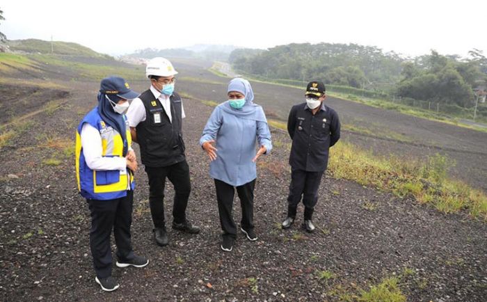 ​Bisa Hasilkan Kompos Pupuk Organik, Khofifah Tinjau TPA Supit Urang Kota Malang