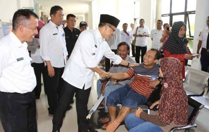 Bupati Anas Sidak RS Blambangan Banyuwangi, Siapkan Beasiswa Pendidikan 30 Dokter Spesialis Bupati Anas Sidak RS Blambangan Banyuwangi, Siapkan Beasiswa Pendidikan 30 Dokter Spesialis