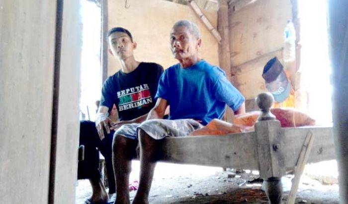 Khamim, Kakek Renta di Jombang: Lima Tahun Tinggal di Kandang Ayam, Kehujanan dan Kepanasan Khamim, Kakek Renta di Jombang: Lima Tahun Tinggal di Kandang Ayam, Kehujanan dan Kepanasan