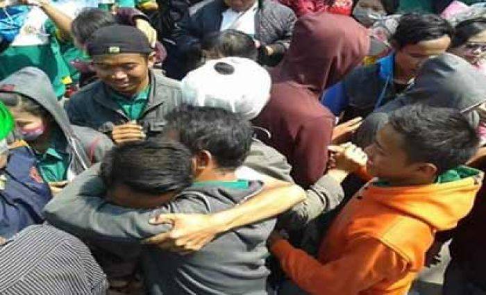 Usai Tiga Hari Demo, 9 Karyawan PT Young Tree di Sidoarjo akhirnya Dipekerjakan kembali Usai Tiga Hari Demo, 9 Karyawan PT Young Tree di Sidoarjo akhirnya Dipekerjakan kembali