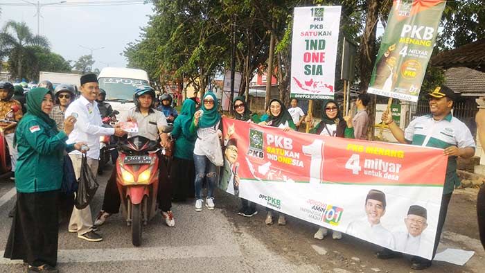 Menangkan Jokowi-Ma’ruf, Kader PKB Sidoarjo Turun Jalan Menangkan Jokowi-Ma’ruf, Kader PKB Sidoarjo Turun Jalan