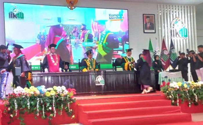 Wisuda 183 Mahasiswa, Rektor IIKNU Tuban Optimis Lulusan Tak Sulit Bekerja Wisuda 183 Mahasiswa, Rektor IIKNU Tuban Optimis Lulusan Tak Sulit Bekerja