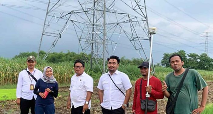 Kantah Kabupaten Pasuruan Periksa Tanah Tower PLN di Gondang Wetan