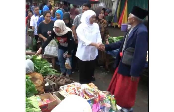 ​Kampanye Khofifah di Malang, Blusukan ke Pasar Tradisional