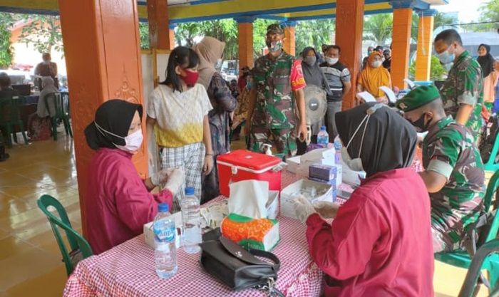 Demi Wujudkan Herd Immunity, Koramil Padas Ngawi Gelar Serbuan Vaksinasi di Desa Kedungprahu Demi Wujudkan Herd Immunity, Koramil Padas Ngawi Gelar Serbuan Vaksinasi di Desa Kedungprahu