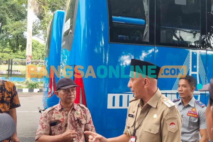 Bus Trans Jatim Dapat Penolakan Sopir Angkot, Begini Kata Pj Bupati Bangkalan Bus Trans Jatim Dapat Penolakan Sopir Angkot, Begini Kata Pj Bupati Bangkalan