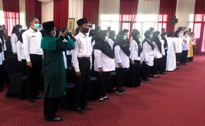 Gus Ipul Lantik 57 Pejabat Fungsional Gus Ipul Lantik 57 Pejabat Fungsional
