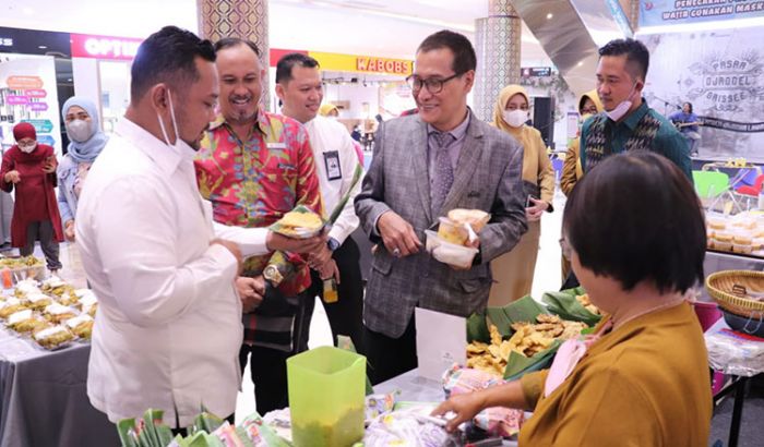 Buka Pasar Djadoel Grissee, Bupati Gresik Ajak Bangkitkan Ekonomi Melalui Teknologi Buka Pasar Djadoel Grissee, Bupati Gresik Ajak Bangkitkan Ekonomi Melalui Teknologi
