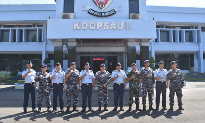 Tingkatkan Sinergitas Operasi di Wilayah Perbatasan, Danguspurla Koarmada Ii Kunjungi Koopsau II