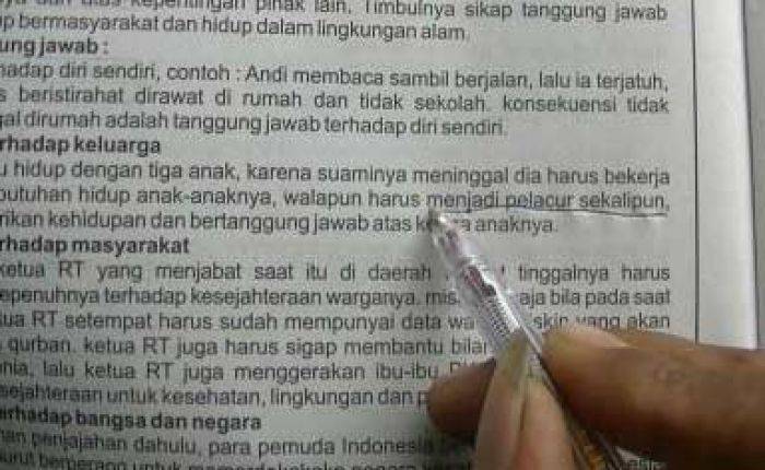 Ditemukan Kata Pelacur di Buku LKS Siswa SD di Malang Ditemukan Kata Pelacur di Buku LKS Siswa SD di Malang