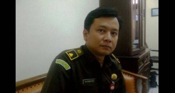 Kejari Nganjuk Ancam Kembalikan Berkas Mujianto ke Polisi Kejari Nganjuk Ancam Kembalikan Berkas Mujianto ke Polisi
