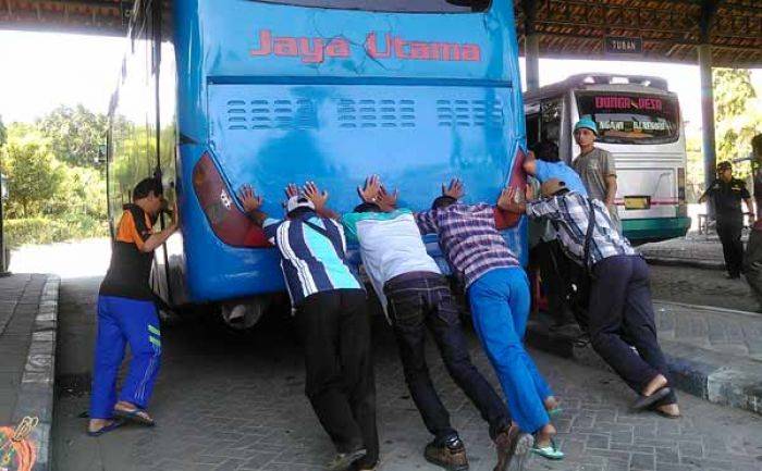 Puluhan Bus di Bojonegoro Diketahui tak Layak Angkut Penumpang Puluhan Bus di Bojonegoro Diketahui tak Layak Angkut Penumpang