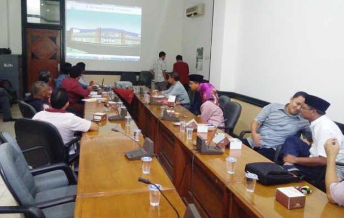 Disperindag Pasuruan Siapkan Rp 400 Juta untuk Perbaikan Los Pedagang Ayam Disperindag Pasuruan Siapkan Rp 400 Juta untuk Perbaikan Los Pedagang Ayam