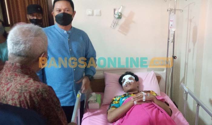 Wali Kota Madiun Jenguk Korban Tawuran, Berikan Sangu kepada Pemuda yang Hendak Menikah Wali Kota Madiun Jenguk Korban Tawuran, Berikan Sangu kepada Pemuda yang Hendak Menikah