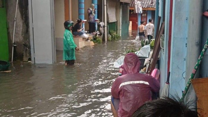 Lebih dari 10.000 Jiwa Terdampak Banjir Solo Lebih dari 10.000 Jiwa Terdampak Banjir Solo