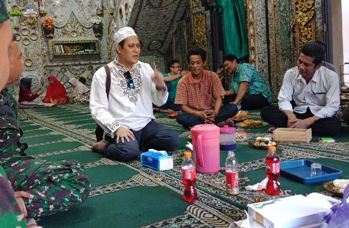 Gus Anom Populerkan Shalawat di Kalangan Artis Gus Anom Populerkan Shalawat di Kalangan Artis