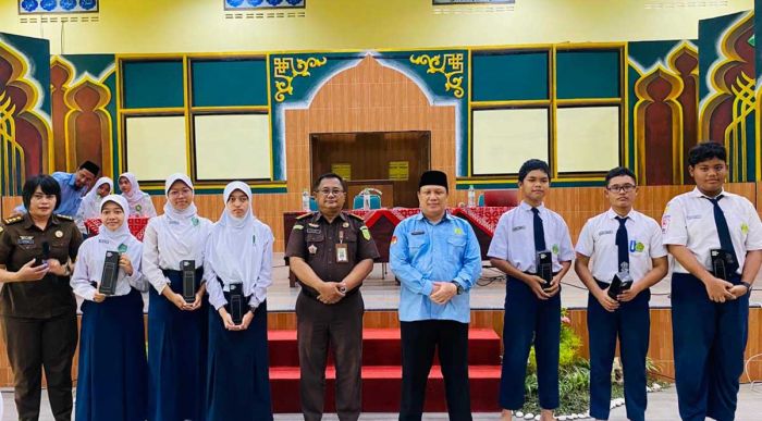 Jaksa Masuk Sekolah di Kota Kediri Bahas Kenakalan Remaja