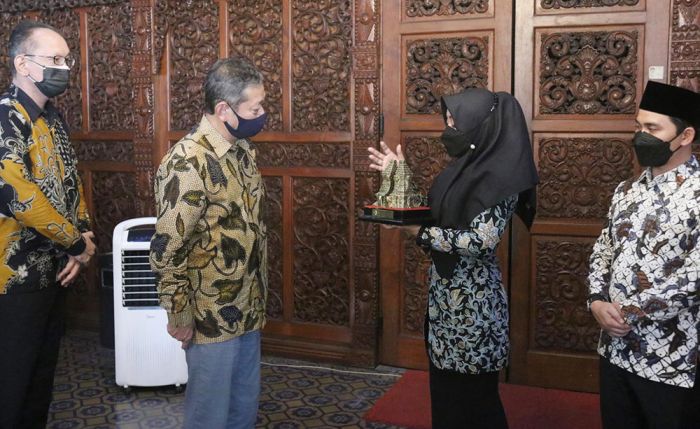 Bicarakan Investasi, Bupati Mojokerto Terima Kunjungan Konjen Jepang Bicarakan Investasi, Bupati Mojokerto Terima Kunjungan Konjen Jepang