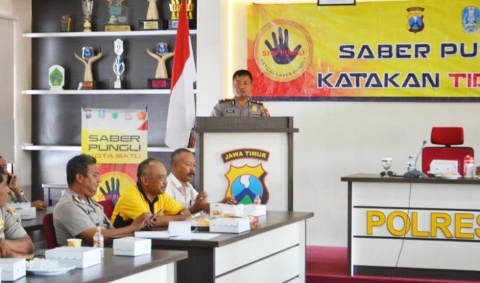 Unit Tipikor Satreskrim Polres Batu Kampanyekan Stop Pungli Unit Tipikor Satreskrim Polres Batu Kampanyekan Stop Pungli