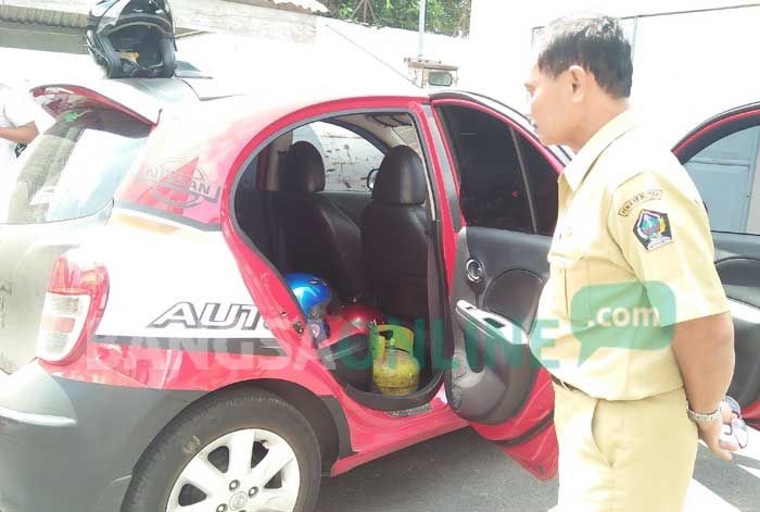 Maling Bermobil Jarah Helm di Kantor Pemkab Blitar