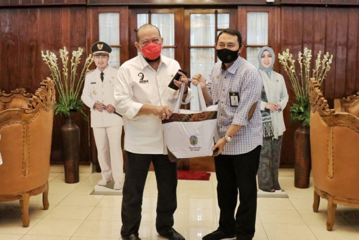 Pantau Pembangunan Ekonomi Kawasan Selingkar Wilis, Ketua DPD RI LaNyalla Kunjungi Nganjuk Pantau Pembangunan Ekonomi Kawasan Selingkar Wilis, Ketua DPD RI LaNyalla Kunjungi Nganjuk