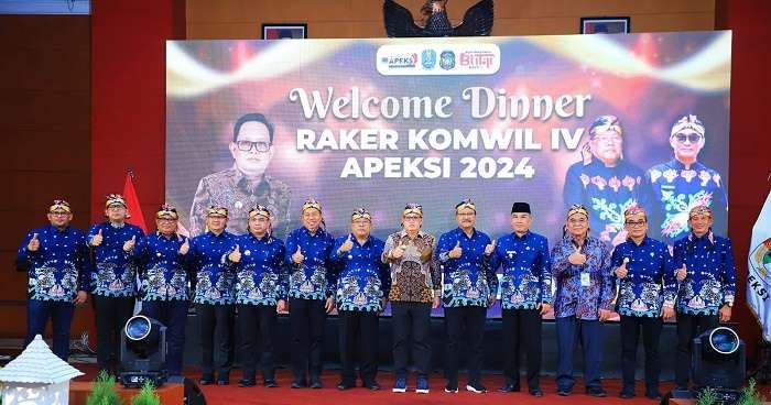 Raker Komwil IV Apeksi, Adhy Karyono Dorong Kepala Daerah Terapkan Konsep Kota Cerdas Raker Komwil IV Apeksi, Adhy Karyono Dorong Kepala Daerah Terapkan Konsep Kota Cerdas