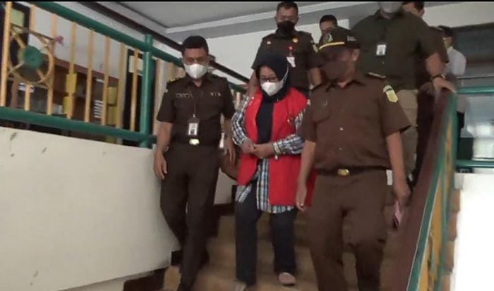 Rugikan Negara Rp1,6 Miliar, Kejari Sidoarjo Jebloskan Wanita Ini Rugikan Negara Rp1,6 Miliar, Kejari Sidoarjo Jebloskan Wanita Ini