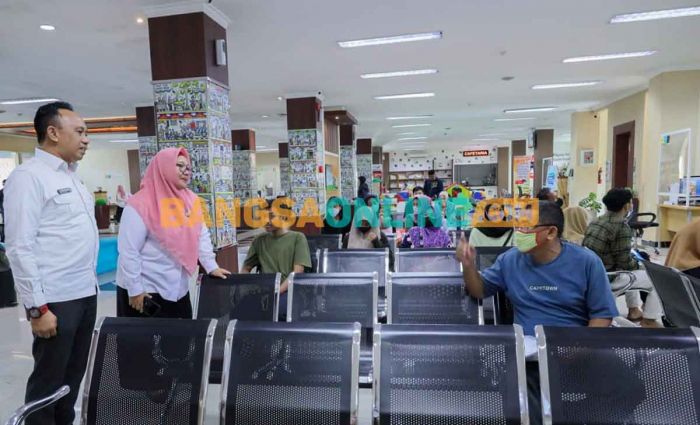 Datangi DPMPTSP Gresik, Bu Min Ajak ASN Bayar Zakat Datangi DPMPTSP Gresik, Bu Min Ajak ASN Bayar Zakat
