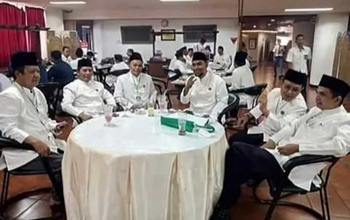 Kiai Munif Meninggal, Khozin: Beliau Sosok yang Sederhana dan Loyal Kiai Munif Meninggal, Khozin: Beliau Sosok yang Sederhana dan Loyal