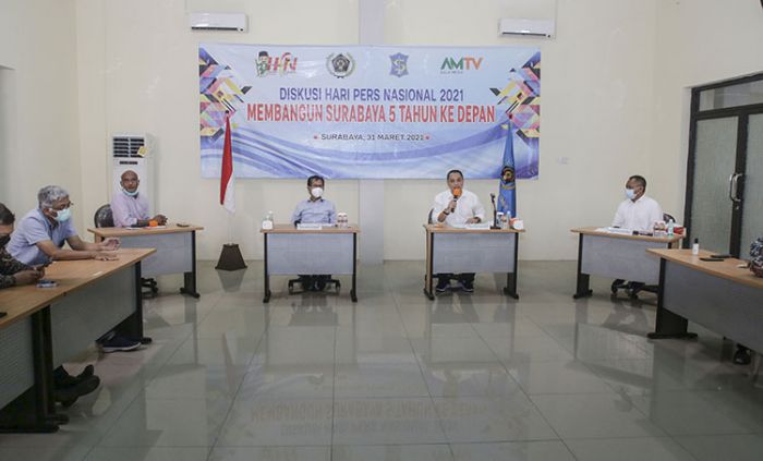 Diskusi Bersama PWI Jatim, Eri Paparkan Lima Misi Surabaya Lima Tahun ke Depan Diskusi Bersama PWI Jatim, Eri Paparkan Lima Misi Surabaya Lima Tahun ke Depan
