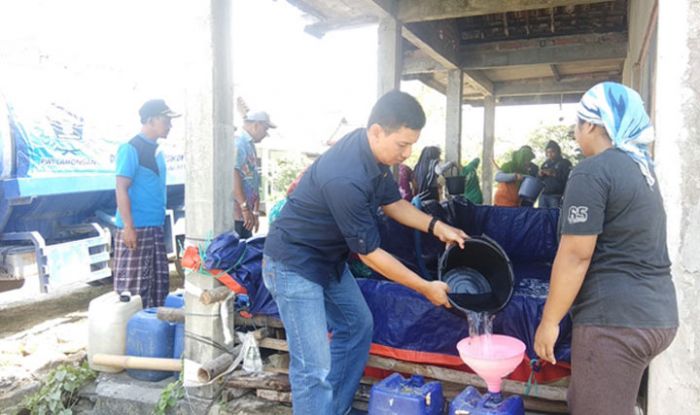 Kekeringan Meluas, PWI Lamongan Terus Dropping Air Bersih