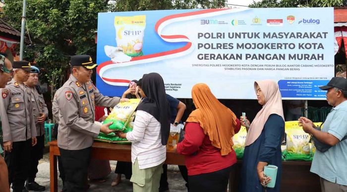 Kapolres Mojokerto Kota Dukung Gerakan Pangan Murah Kapolres Mojokerto Kota Dukung Gerakan Pangan Murah