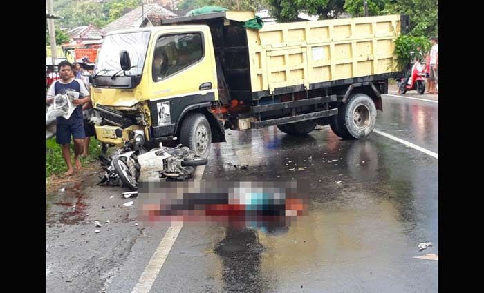 Diduga Mengantuk, Dump Truk Seruduk 2 Pengendara Hingga Tewas