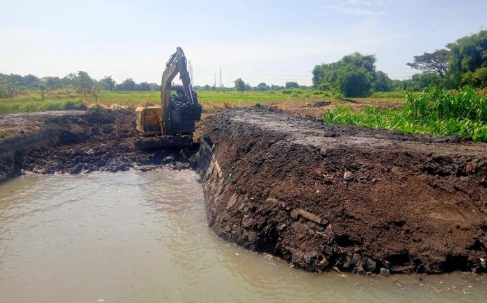 21 Km Saluran Irigasi di Kabupaten Pasuruan Sudah Dinormalisasi 21 Km Saluran Irigasi di Kabupaten Pasuruan Sudah Dinormalisasi