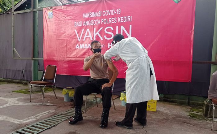 Hari Ini, Anggota Polres Kediri Jalani Vaksinasi Covid-19 Dosis Kedua Hari Ini, Anggota Polres Kediri Jalani Vaksinasi Covid-19 Dosis Kedua